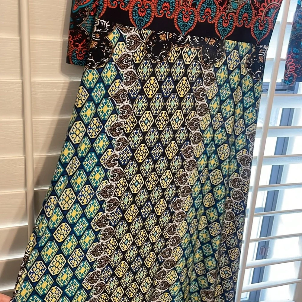 Patterned Tua Maxi Dress - Picture 7 of 8